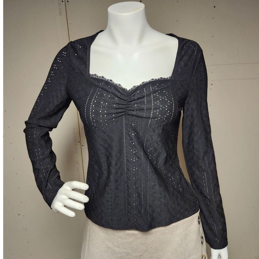 SHEIN Frenchy Black Eyelet Lace Sweetheart Neck Ruched Bust Long Sleeve Top